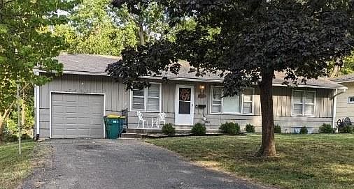 One car garage with off street parking