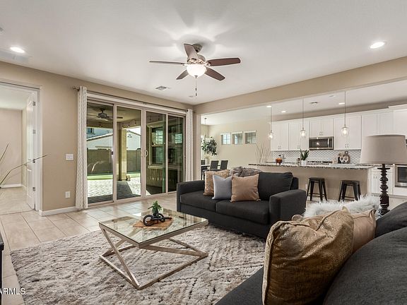 5th image of 985 W ZION Way
