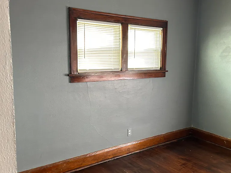 414 Crittenden Ave — Photo 5