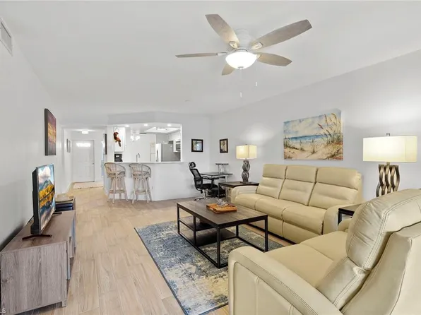 840 Gulf Pavillion Dr APT 103, Naples, FL 34108