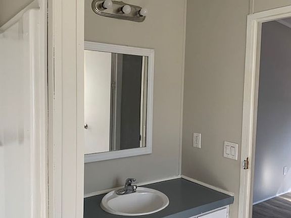 5th image of 310 Tibbs Dr
