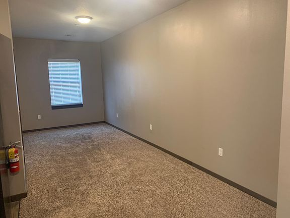 4th image of 207 Lake Park Blvd