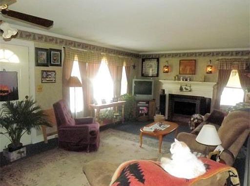 2nd image of 6 Mitchell St