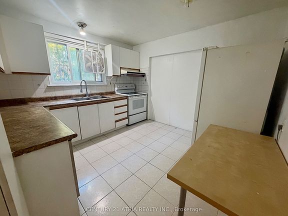 5th image of 24 Axsmith Cres