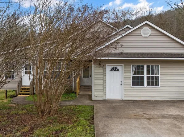105 Pleasant View Dr, Oliver Springs, TN 37840