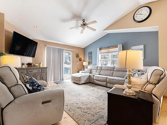 3rd image of 102 Quail Dr