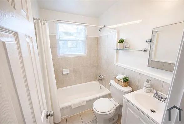 2 bed, $1,699 — Photo 3