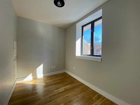 4th image of 72 Maujer St #1CA