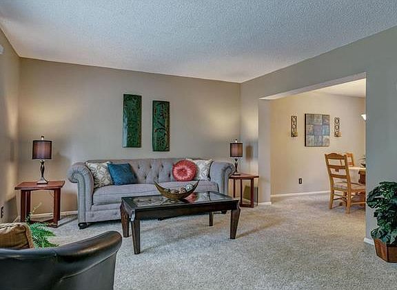5th image of 1747 Woodmore Oaks Dr