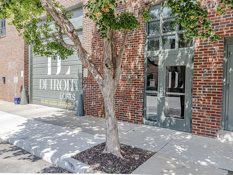 107 N Detroit Ave — Photo 50