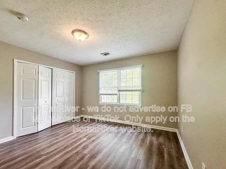 561 Chatham Trl — Photo 16