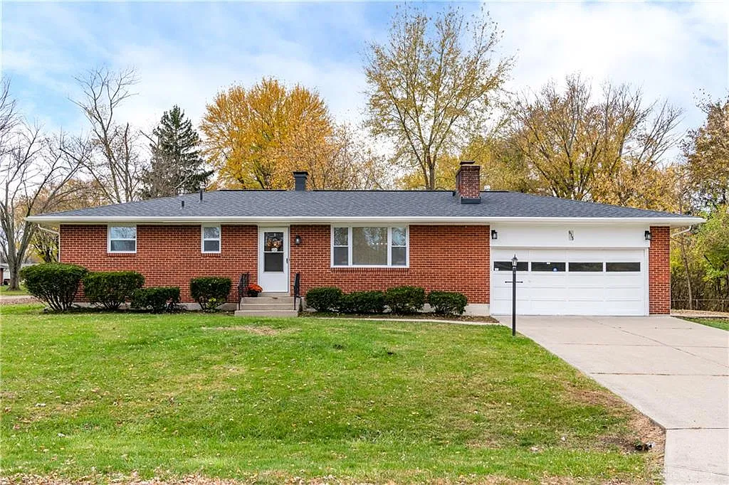 3 bed, 2.0 bath, 1625 sqft, $2,300 — Photo 1