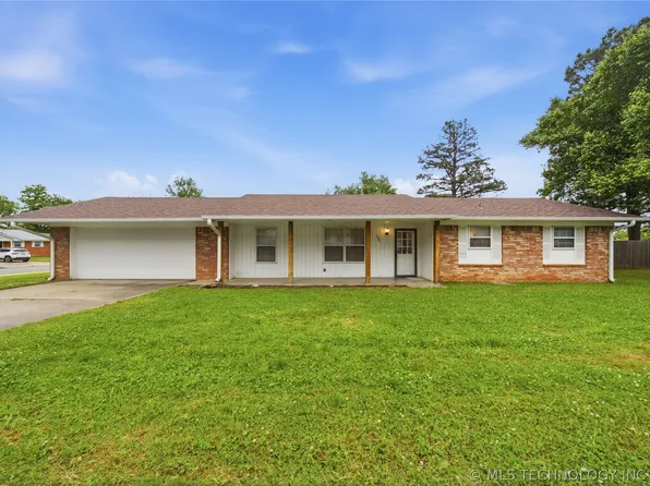 230 N Davis Ave, Claremore, OK 74017