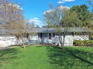 9042 Douglas Dr, Waterloo, IA 50701