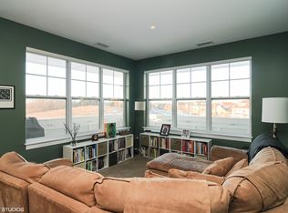 960 Harris Rd UNIT 33, Grayslake, IL 60030