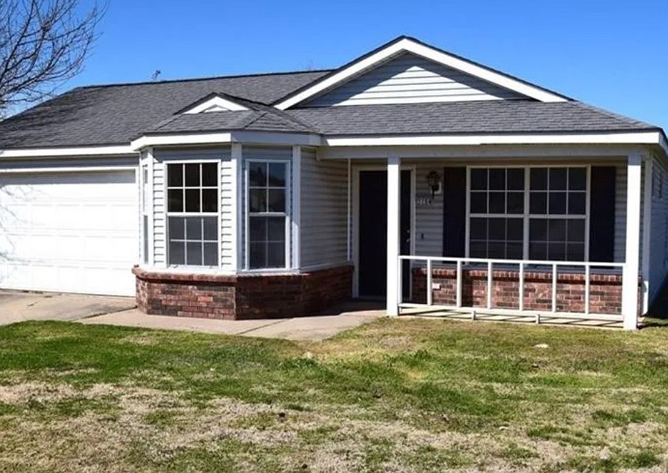 1st image of 3154 W Essex Dr