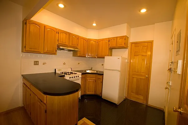 Rented by Nest Seekers International | media 20