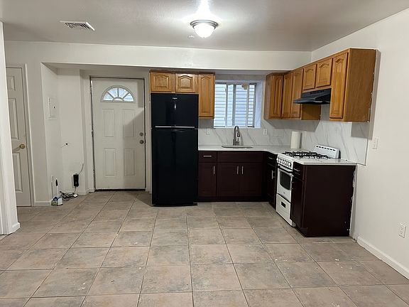 5th image of 32 Union Ave Floor 1