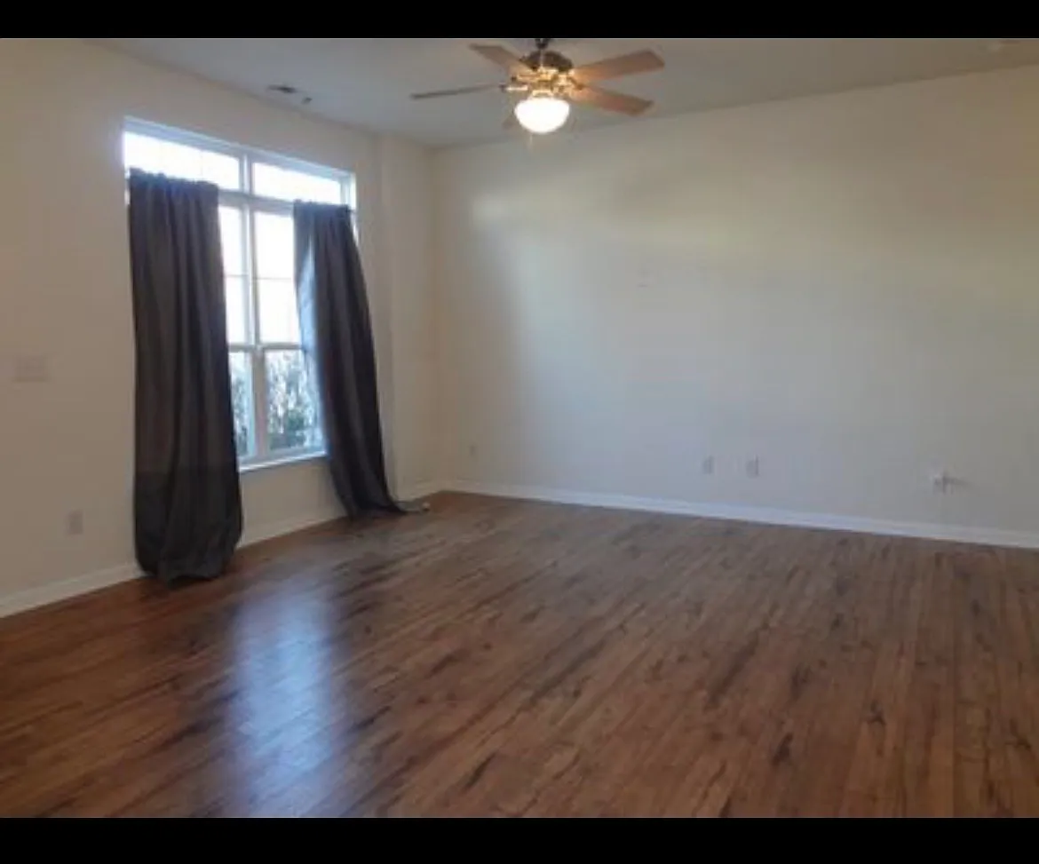 3 bed, 2.5 bath, 1680 sqft, $1,750 — Photo 2
