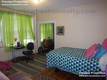 5th image of 1641 Commonwealth Ave #11G