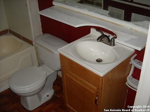 5th image of 1503 Hicks Ave