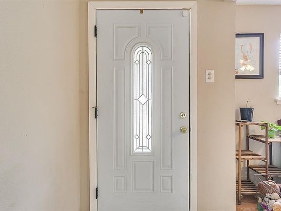 4th image of 333 Lena Ln