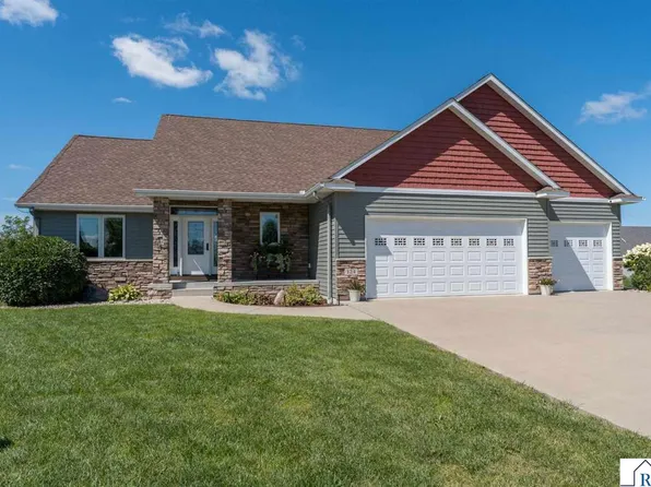 124 Sakatah Ln, Mankato, MN 56001