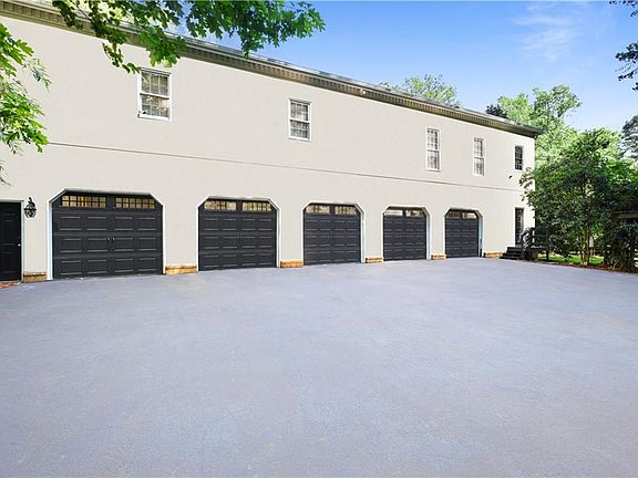 5th image of 710 Walnut Dr