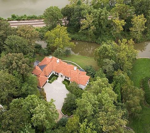 2nd image of 127 Kennondale Ln