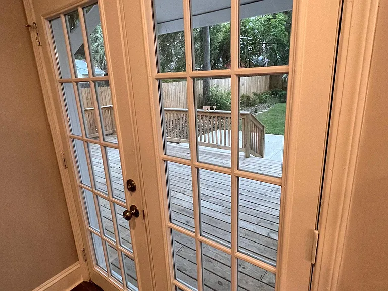 120 Florence Pl — Photo 8