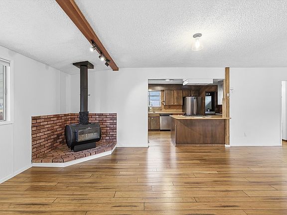 3rd image of 173 Helman St