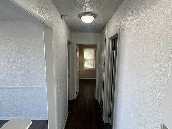 3rd image of 913 SW Grand Blvd