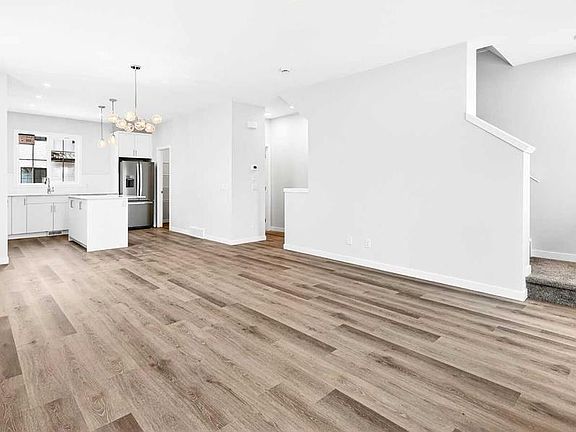 5th image of 40 E Creekside Way SW #101