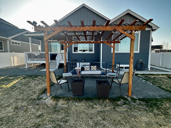 1056 Greenbrook Dr, Windsor, CO 80550