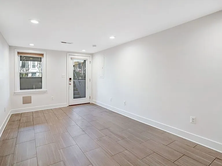 1350 Perry Pl NW #BASEMENT — Photo 4