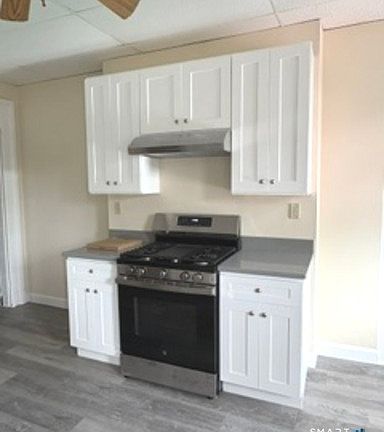 2nd image of 860 State St #2nd