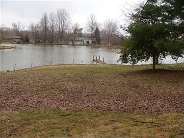 2nd image of 875 Damon Dr