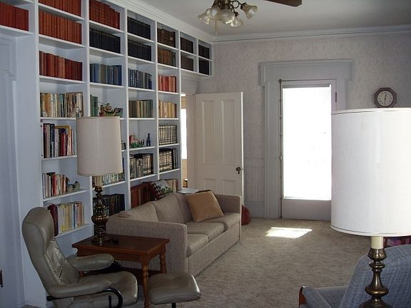 5th image of 217 E Park Ave