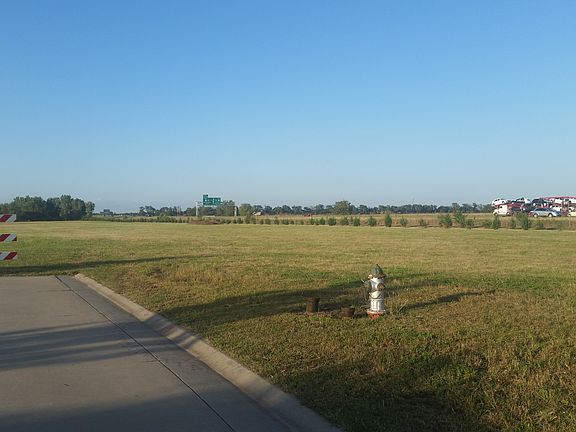 4th image of 2220 Quail Dr