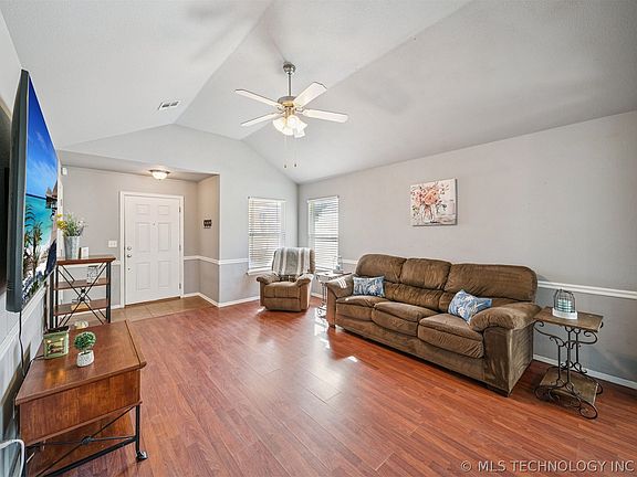 3rd image of 12304 S 270th East Ave