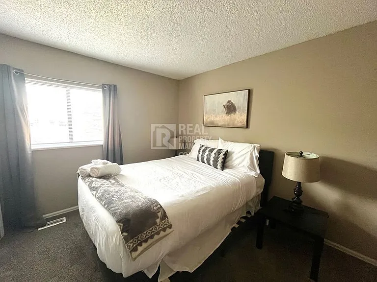 5180 Victory Rd — Photo 16