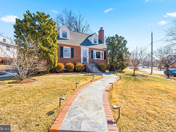 2nd image of 9225 Villa Dr