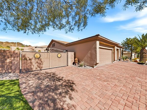 3rd image of 692 Magic Cove Ct