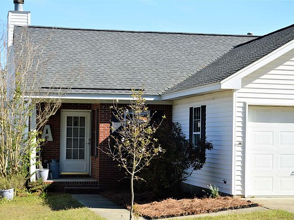 2nd image of 121 Twin Oaks Ln