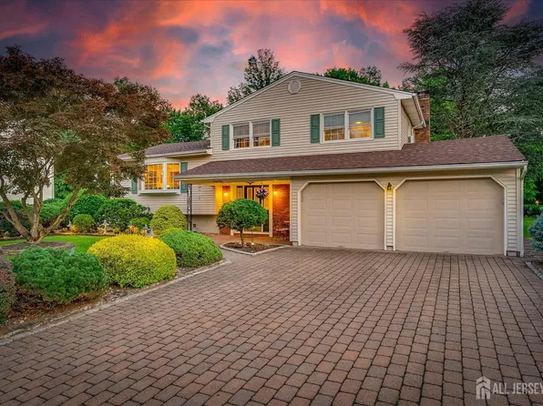 64 Annette Dr, Edison, NJ 08820