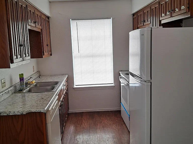 1019 Burkett St #D — Photo 3