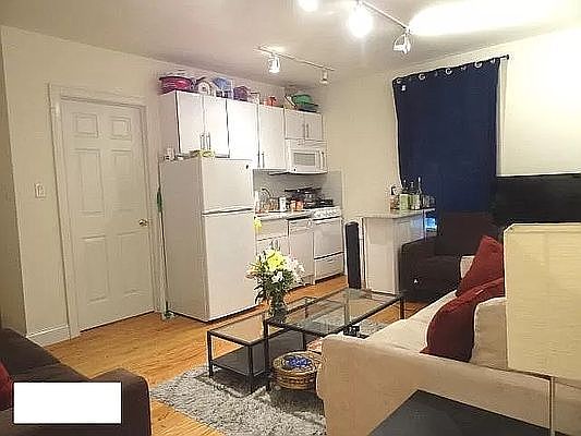 2nd image of 231 E 50th St #15