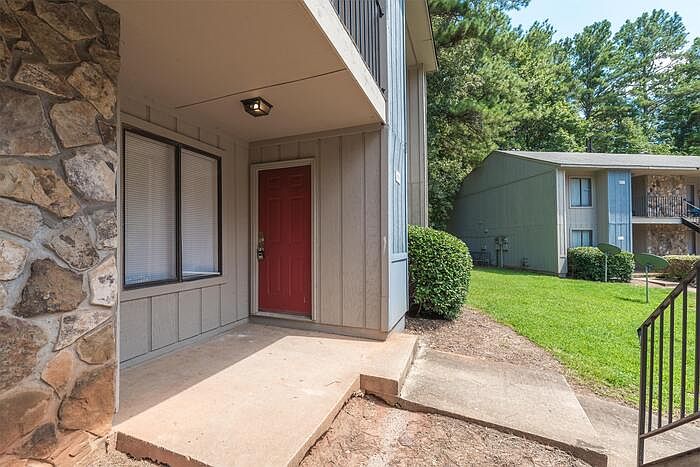 2nd image of 605 Little Bear Dr