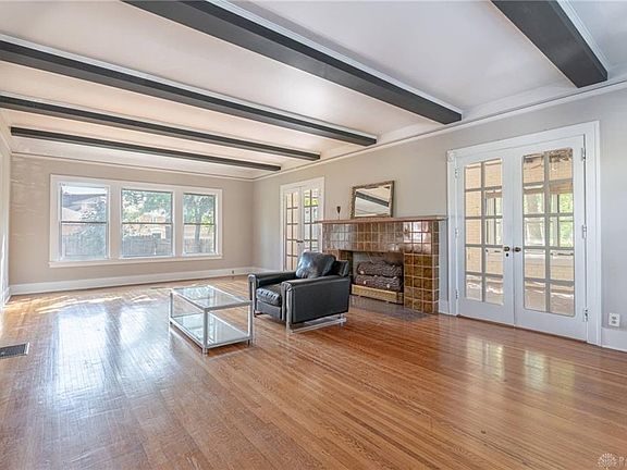 5th image of 632 Belmonte Park N