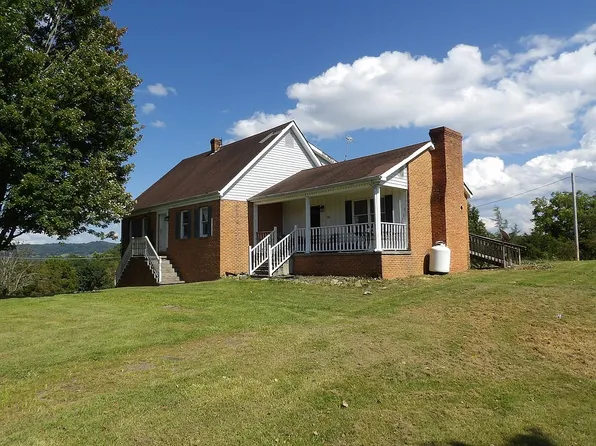 295 Westwood Dr, Castlewood, VA 24224